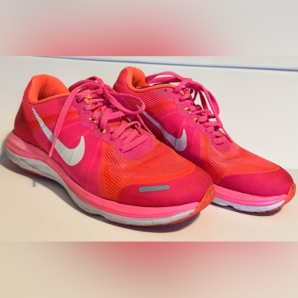 Nike Women's Vibrant Pink and Orange Athletic Shoes